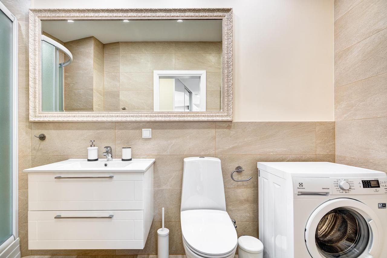 Happy Inn Classical Style, Self Check-In, Parking In The Underground Garage Vilnius Luaran gambar
