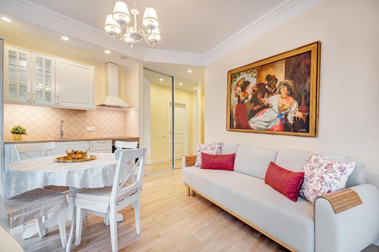 Happy Inn Classical Style, Self Check-In, Parking In The Underground Garage Vilnius Luaran gambar
