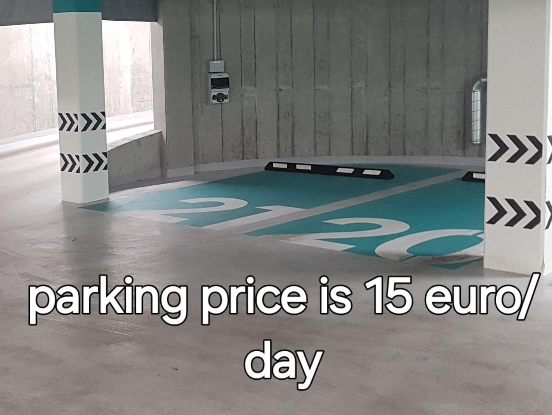 Happy Inn Classical Style, Self Check-In, Parking In The Underground Garage Vilnius Luaran gambar